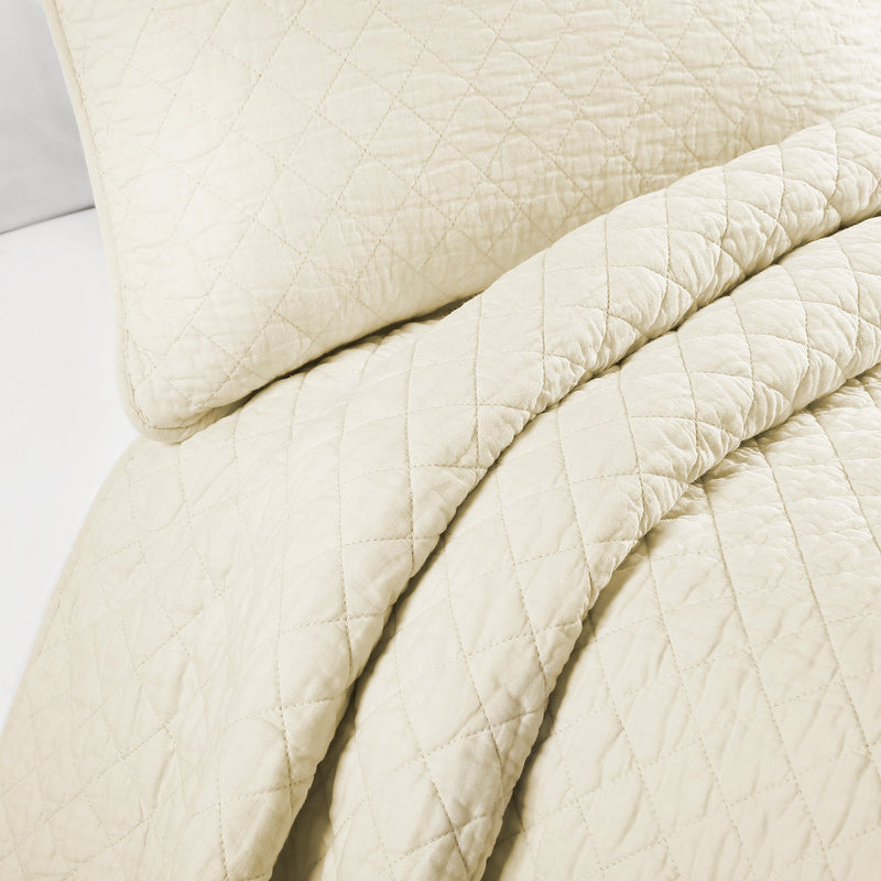 Ava Diamond Oversized Cotton Quilt Set