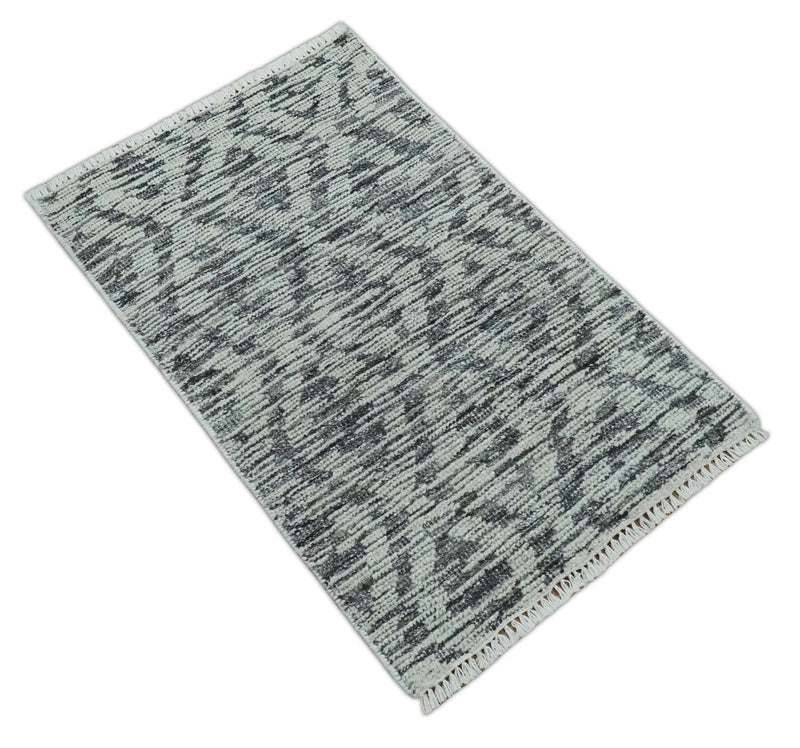 2x3 Hand Knotted Silver and Charcoal Geometrical shape Wool Rug