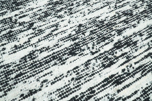 5x8 Hand Made Woolen Chunky and Soft Black and Ivory Area Rug | BER1