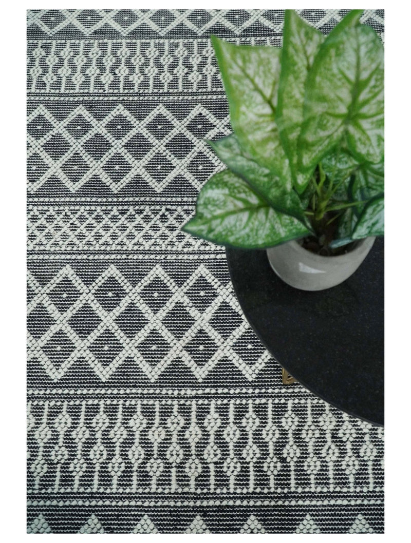 5x8 Hand woven tribal Woolen Chunky and Soft White and Black Wool Area Rug | TRDMA22