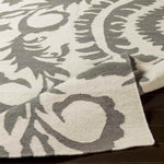 IJpelaar Traditional Gray/Ivory Area Rug