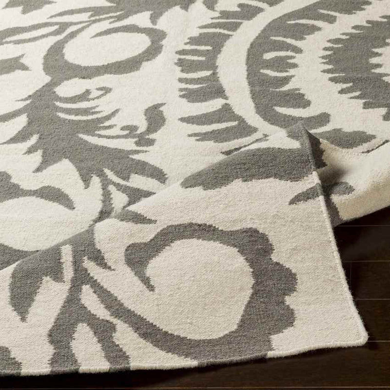 IJpelaar Traditional Gray/Ivory Area Rug