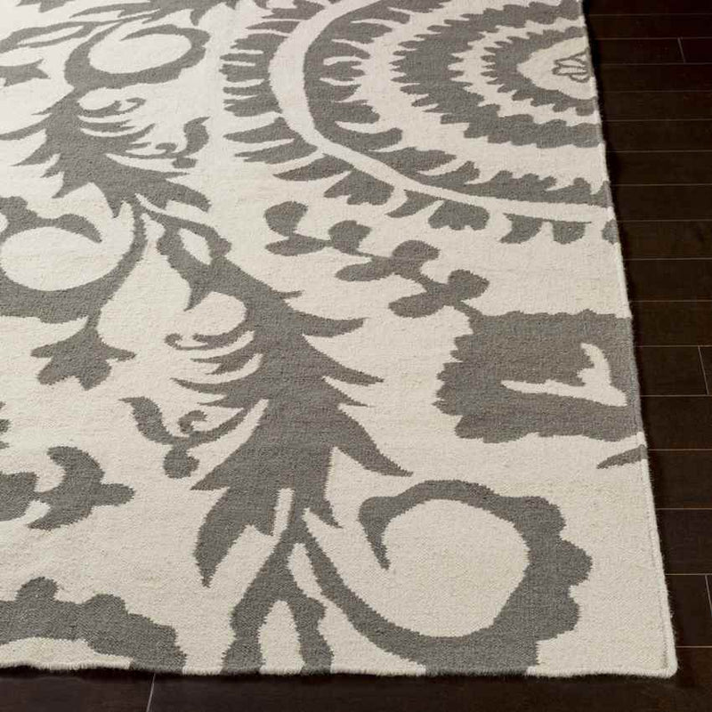 IJpelaar Traditional Gray/Ivory Area Rug