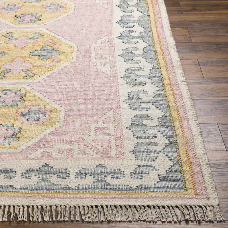 Lloyd Traditional Blush/Cream Area Rug