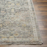 Randa Traditional Black/Beige Area Rug