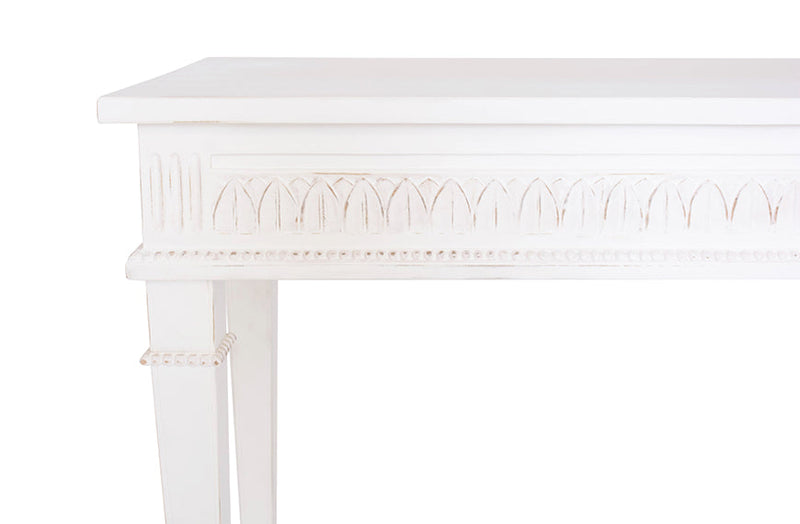 Lilly Console