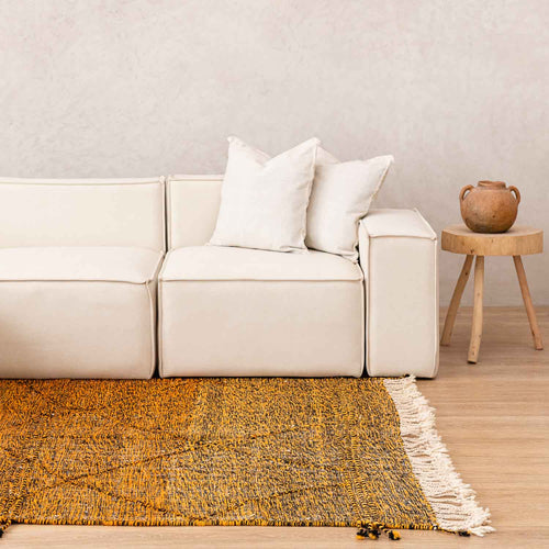 Inji - taznakht kilim rug