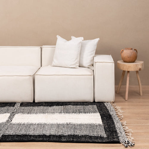 Ouna - taznakht kilim rug
