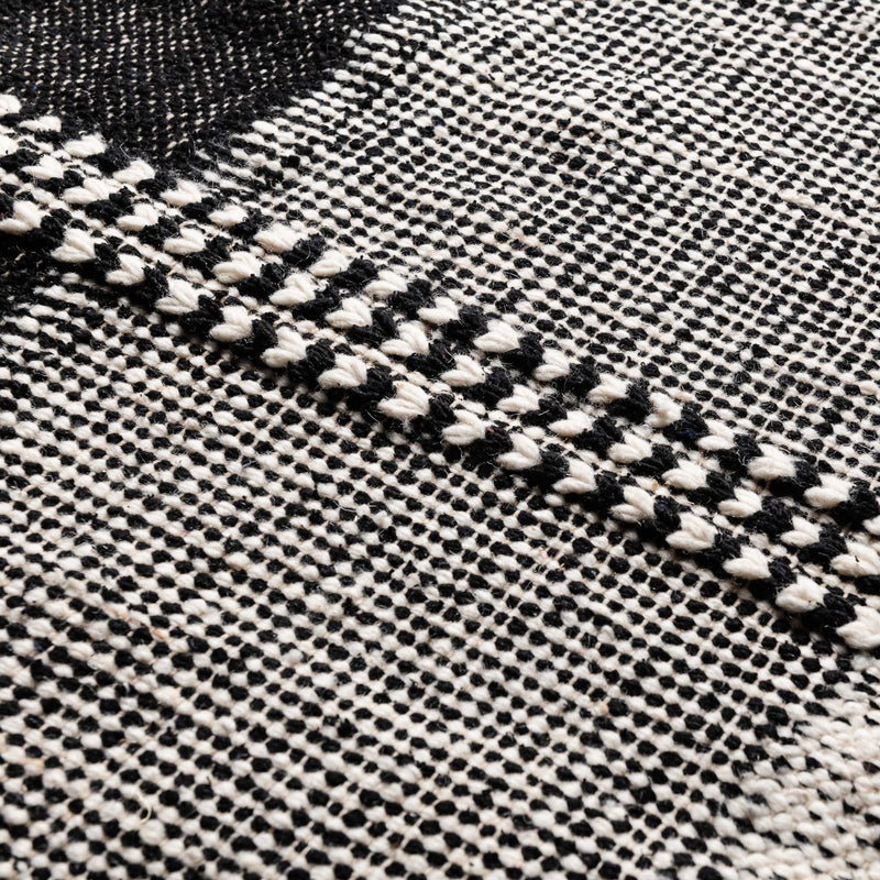 Ouna - taznakht kilim rug