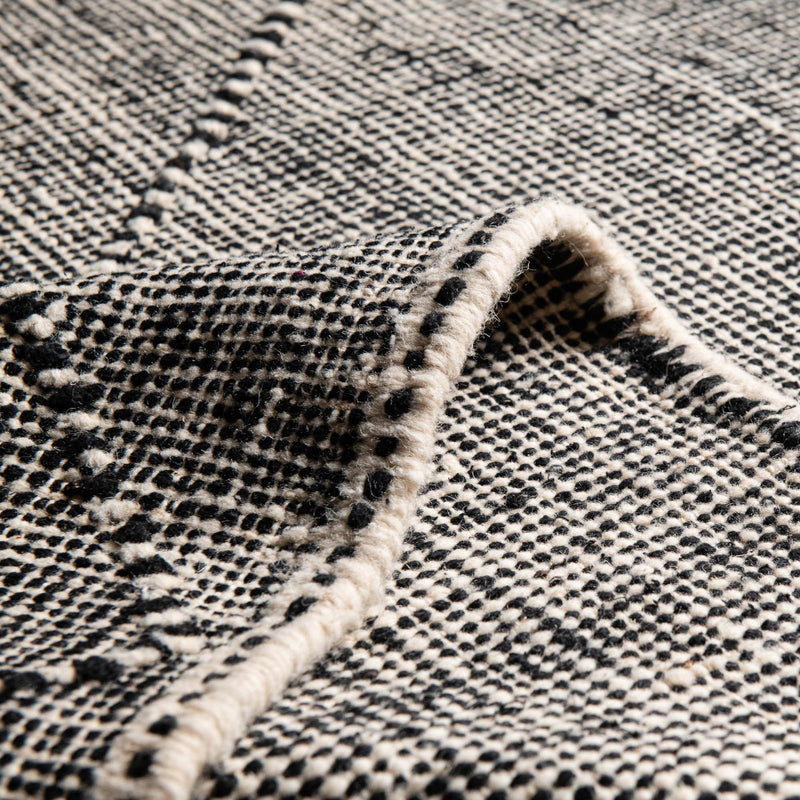 Israa - taznakht kilim rug