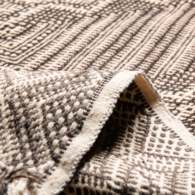 Tiziri - taznakht kilim rug