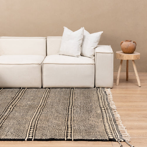 Ouahbi - taznakht kilim rug