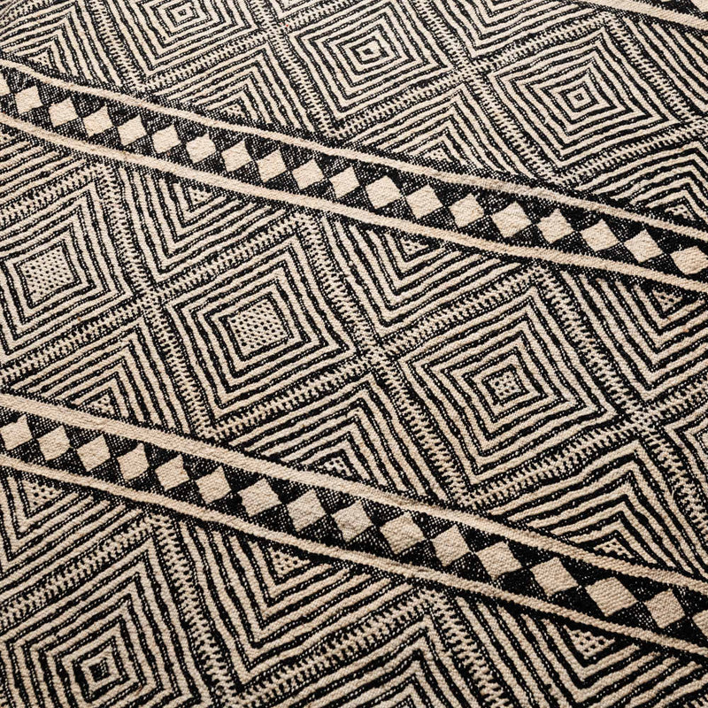 Ouahbi - taznakht kilim rug
