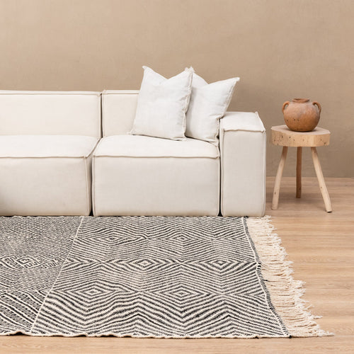 Tikinas - taznakht kilim rug