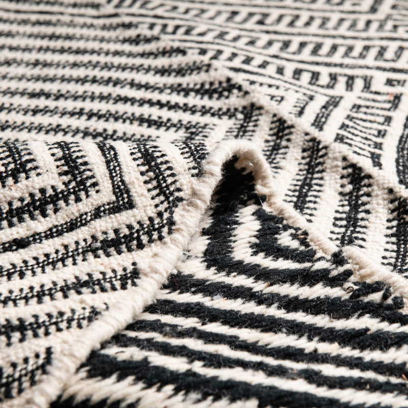 Tikinas - taznakht kilim rug