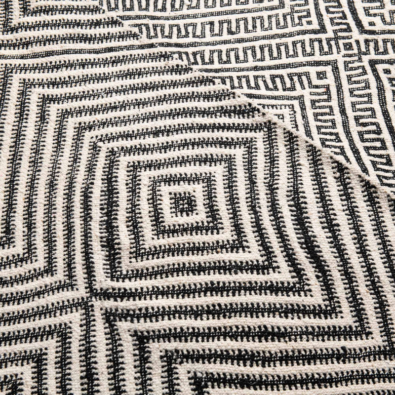 Tikinas - taznakht kilim rug