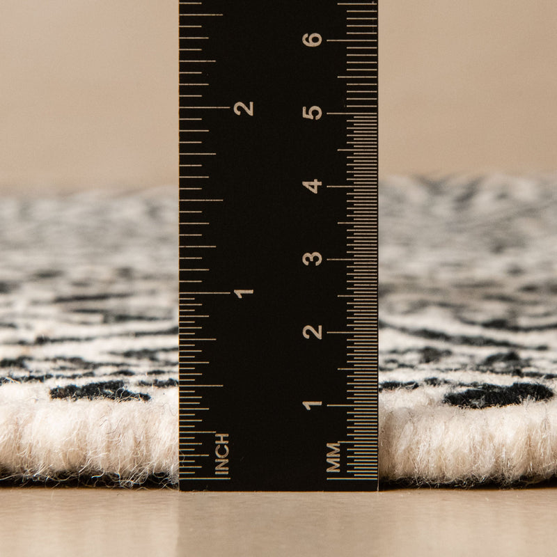 Tikinas - taznakht kilim rug