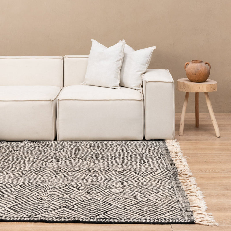 Tahsine - taznakht kilim rug