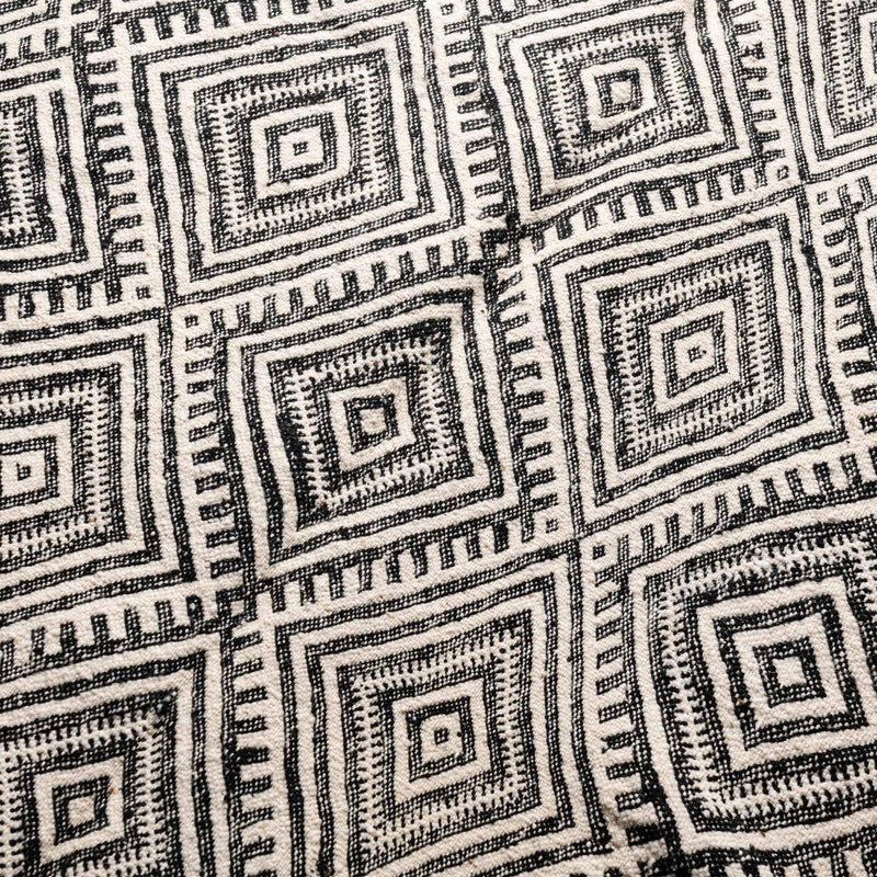 Tahsine - taznakht kilim rug