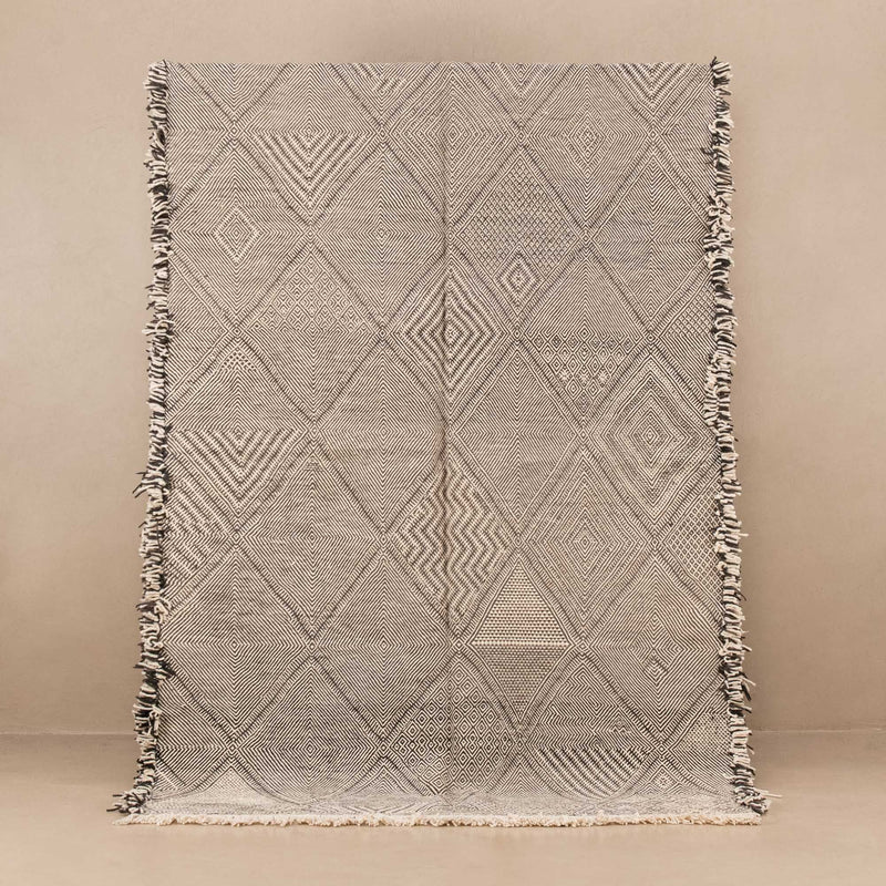 Tamazight - taznakht kilim rug