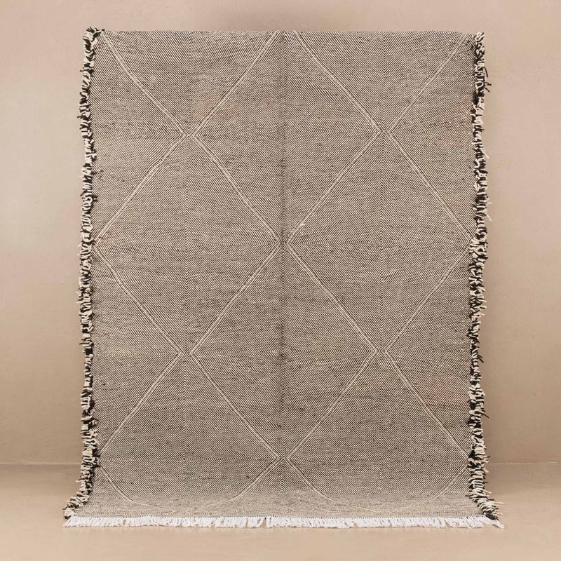 Tamemt - taznakht kilim rug