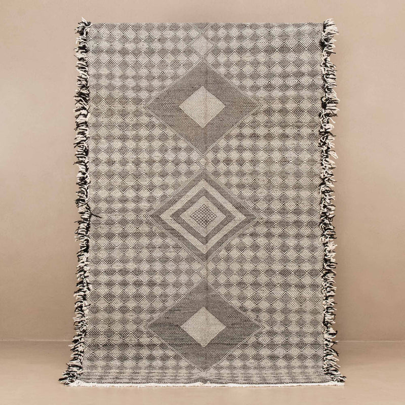 Taniya - taznakht kilim rug