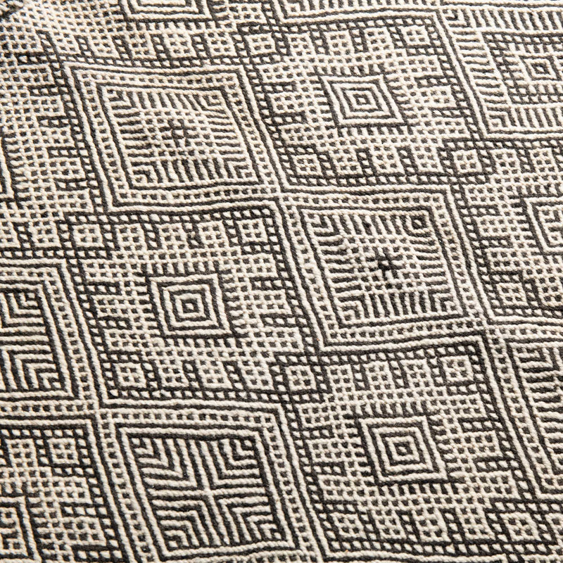 Taoufiq - taznakht kilim rug