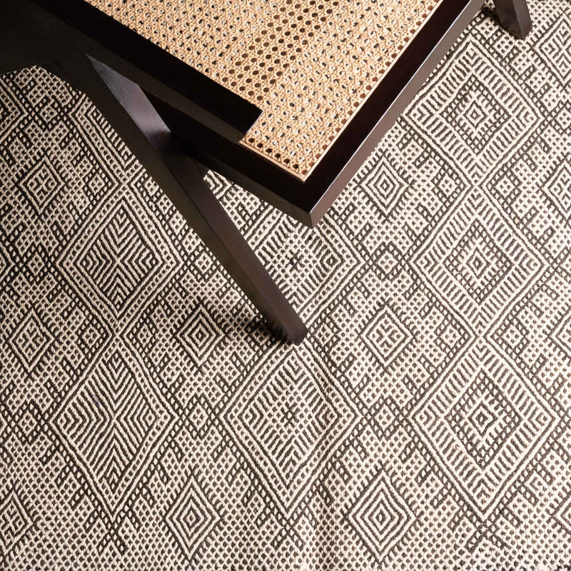 Taoufiq - taznakht kilim rug
