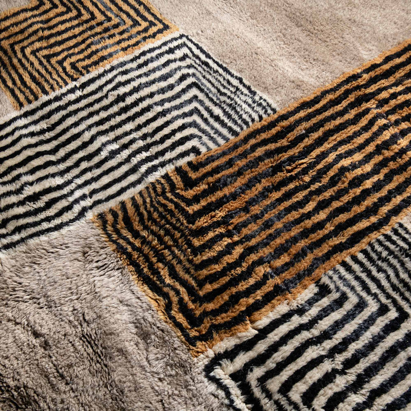 Crossing Lines - luxury beni mrirt rug
