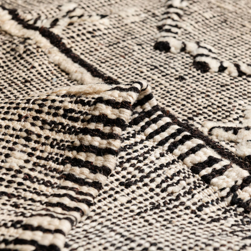 Agourai - taznakht kilim rug
