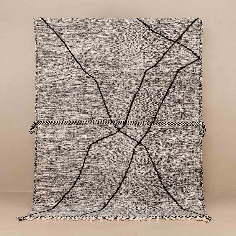 Aouatef - taznakht kilim rug