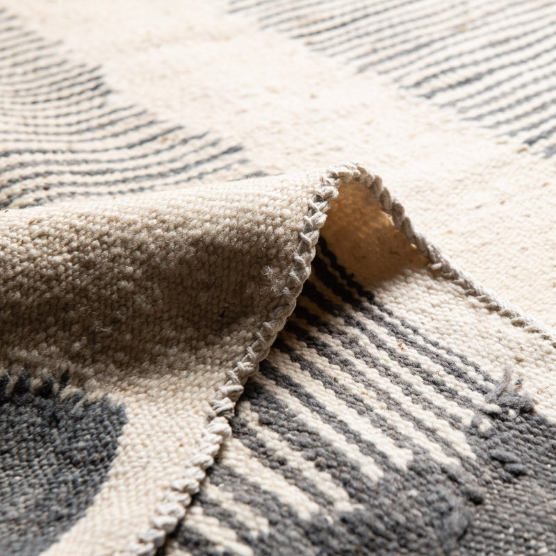 Azwaw - taznakht kilim rug
