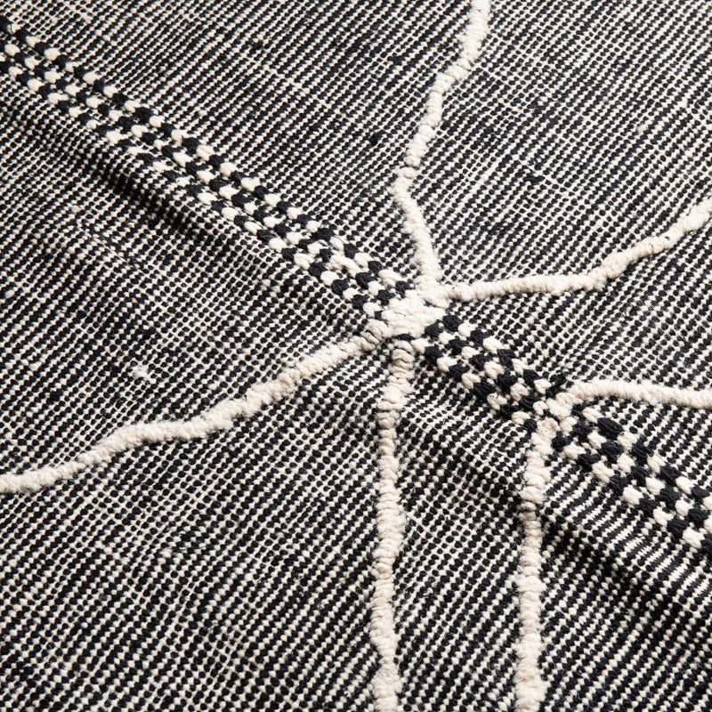 Fina - taznakht kilim rug