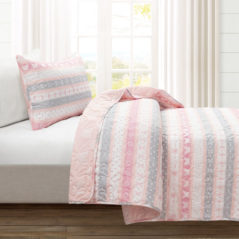 Sara Lily Reversible Quilt Set