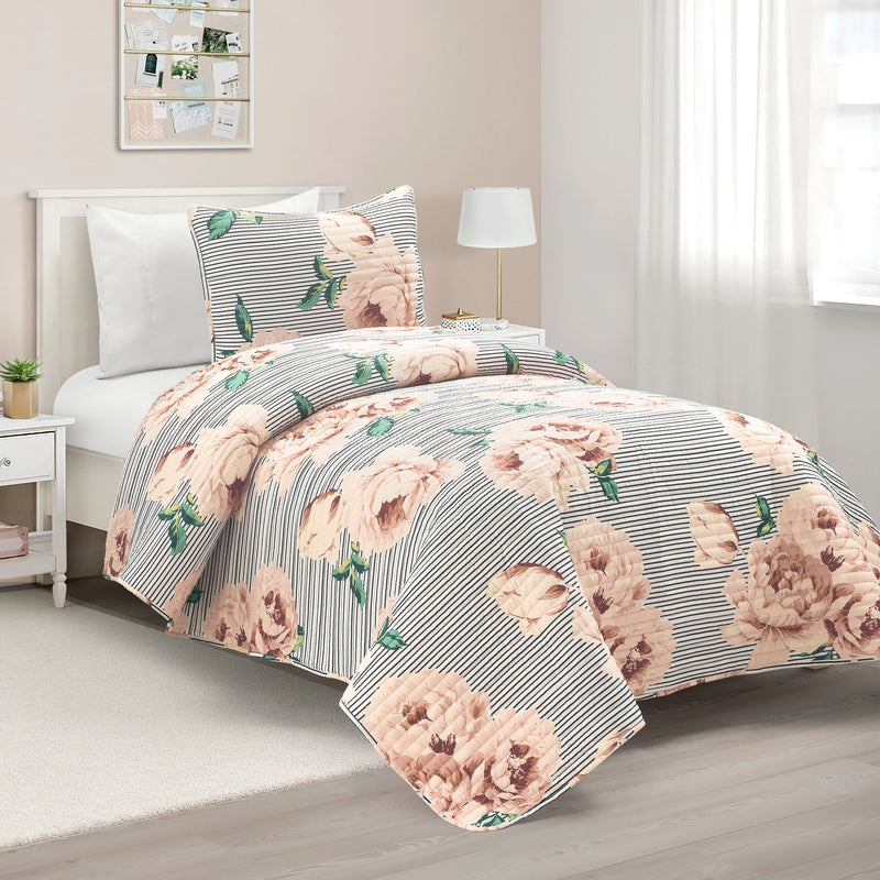 Mira Vintage Floral Oversized Quilt Set –