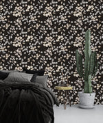 Modish Black Wallpaper with Leaves Chic