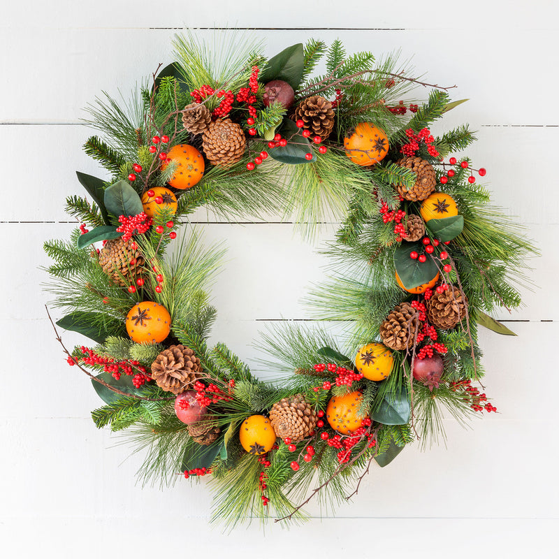 Lovecup Cloved Fruit and Pine Wreath L312