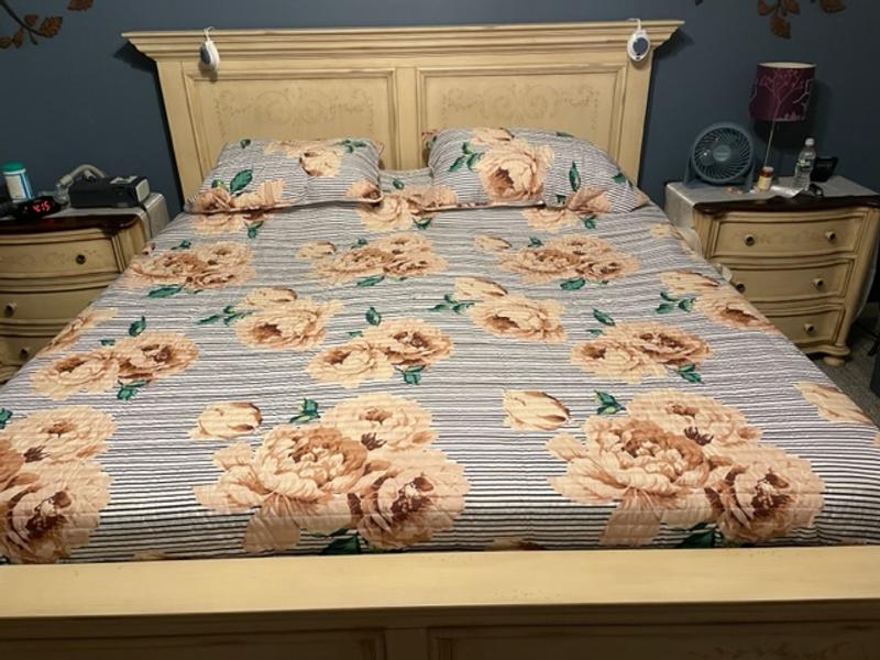Mira Vintage Floral Oversized Quilt Set