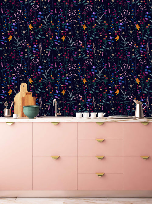 Trendy Wild Floral Pattern Wallpaper
